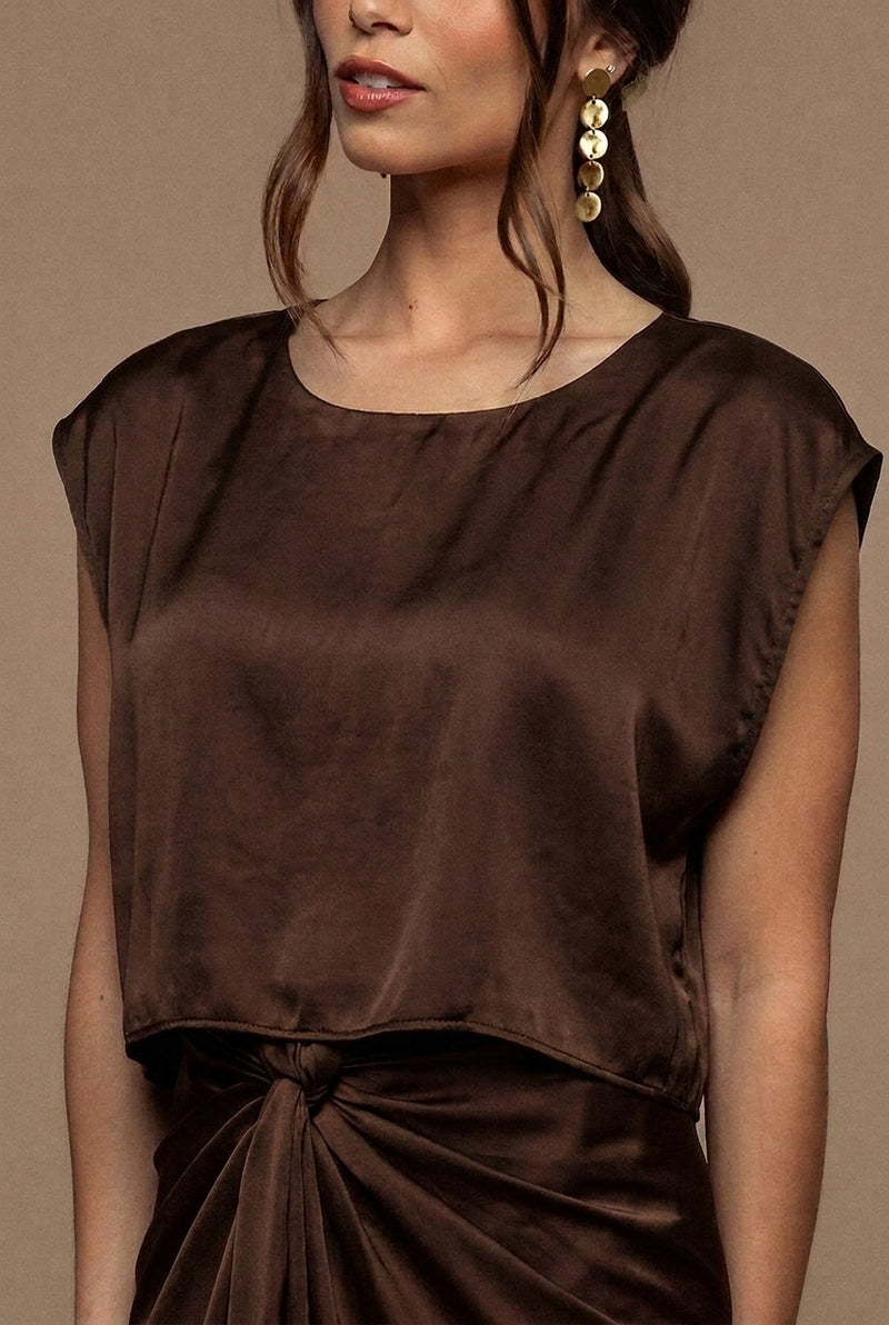 Chocolate-colored off-the-shoulder top By Louise